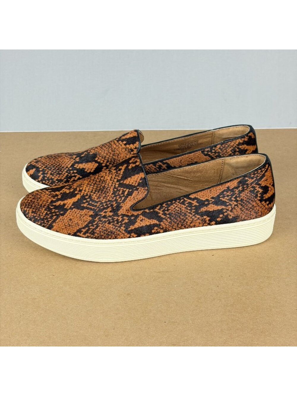 Sofft Somers Slip On Snake Print Casual Sneakers Womens 9.5 Cow Hair Upper